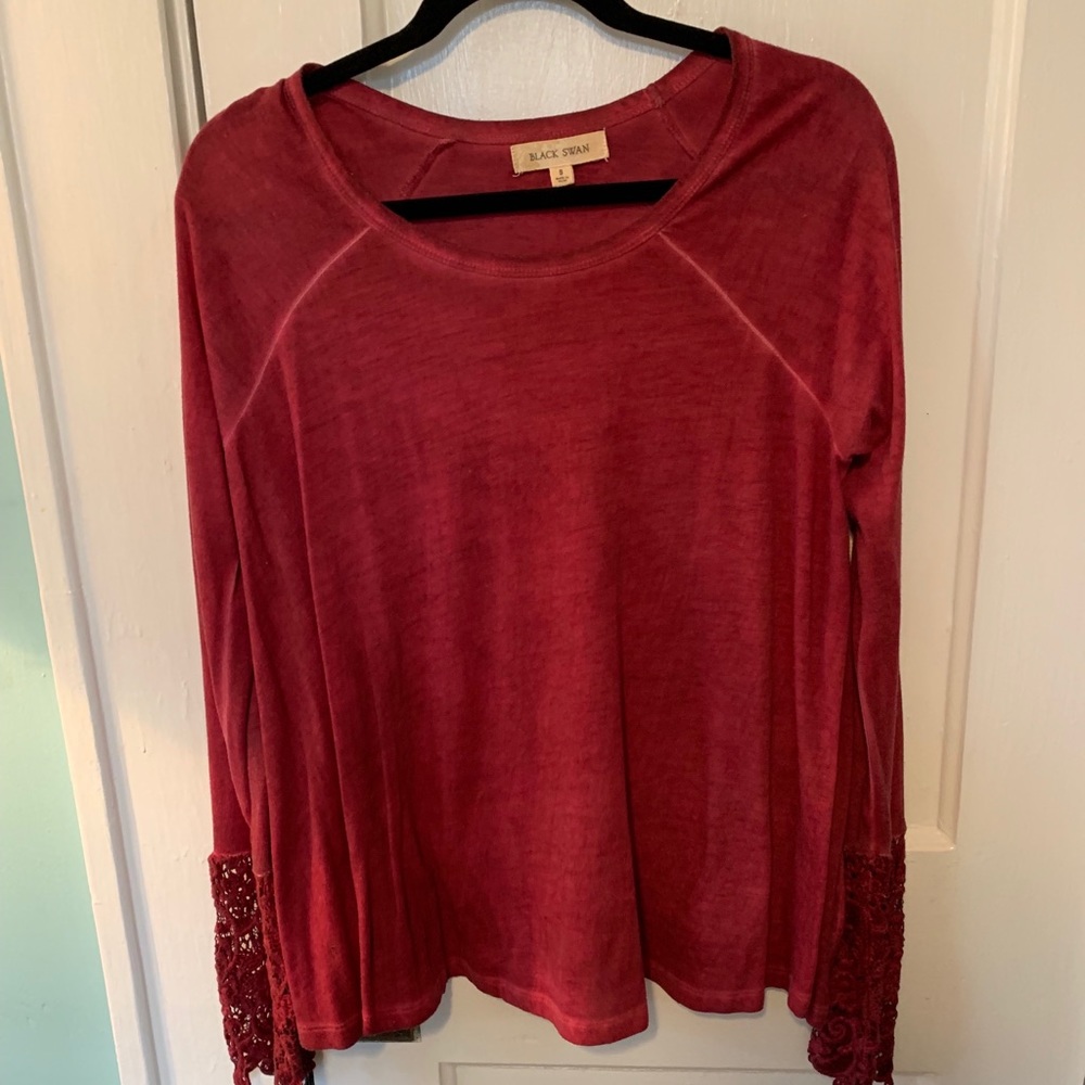 Black Swan long sleeve tee